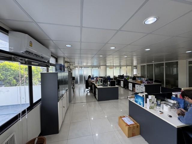 ให้เช่าพื้นที่ชั้น 2 ขนาด 217 ตร.ม. ถนนพัฒนาการ มีลิฟต์โดยสาร ใกล้ลอนดอนสตีท และโลตัส 6