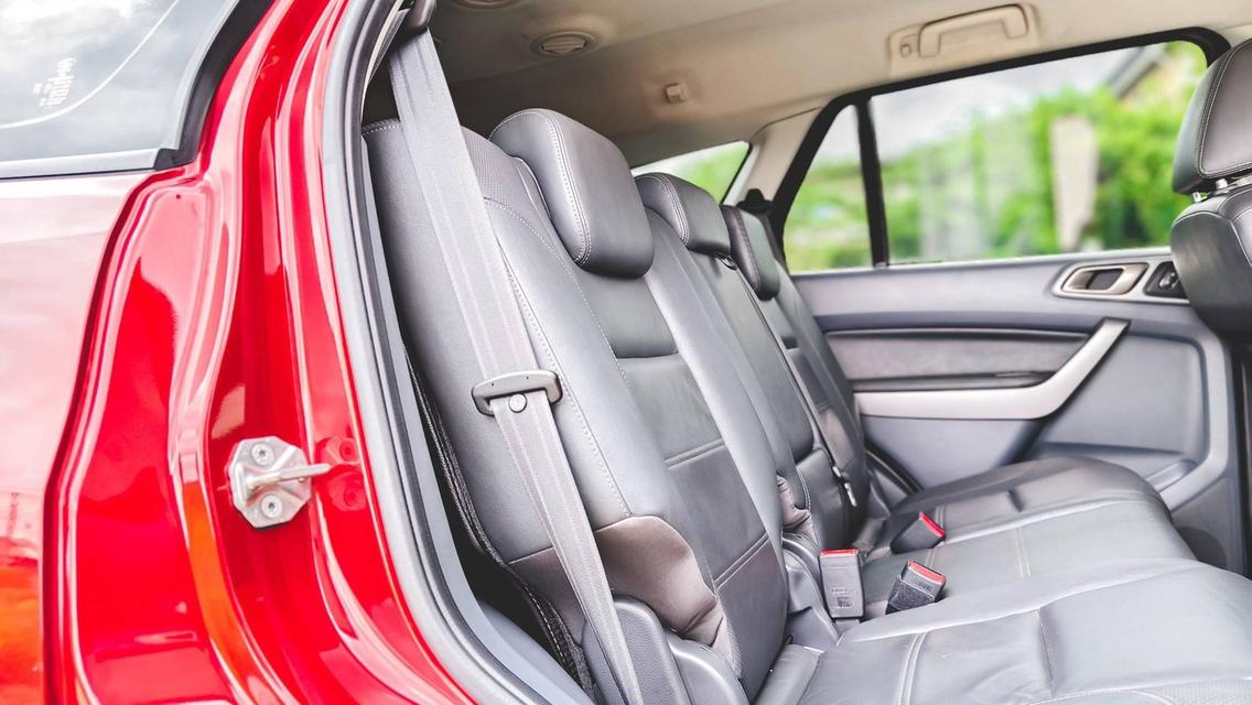 #FORD #EVEREST 2.2 TITANIUM A/T ปี 2017 จดทะเบียน 2018 🚘🔥 รถบ้าน | SUV 7 ที่นั่ง | เกียร์ออโต้❤️ สีแดงสวย โดดเด่น พร้อมใช้งาน📍 ไมล์ 226,464 กม. รูปที่ 13