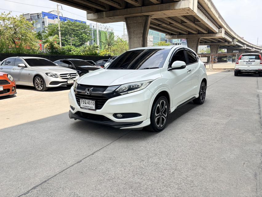 Honda HR-V 1.8E limited ปี 2017 เพียง359,000บาท ไมล์165xxxกม เครื่องยนต์เกียร์ช่วงล่างดี แอร์เย็นฉ่ำ *ดูรถกทม ซอยประดิษฐมนูธรรม5 *0864368852เอ็มครับ*L รูปที่ 3