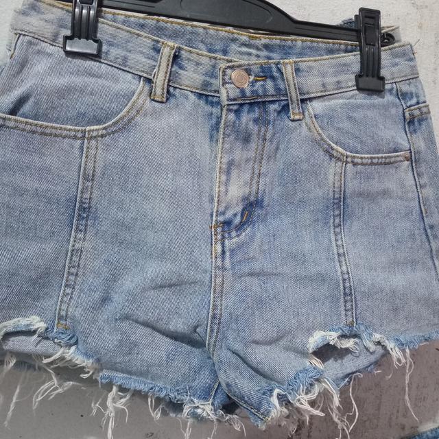 กางเกงยีนขาสั้นขายาวแฟชั่น