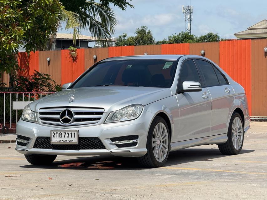 Mercedes Benz C200 CGI Sedan