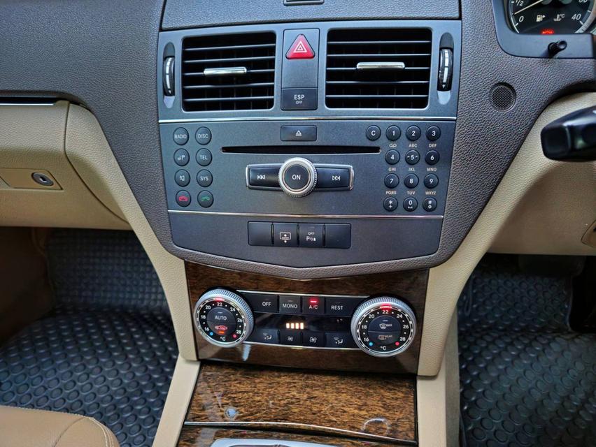 Benz C200 1.8 CGI BlueEFFICIENCY 2010 14