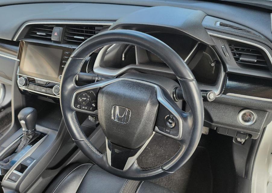 รูป Honda Civic FC 1.8 EL auto ปีคศ. 2019  6