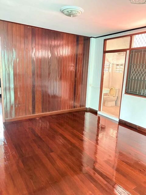 BTS อุดมสุข 1.7 กม. ถนนสุขุมวิท101-1 ให้เช่าบ้านเดี่ยว 2 ชั้น 100 ตร.วา.300 ตร.ม.พร้อมเฟอร์ฯ 4 นอน 2 น้ำ 8