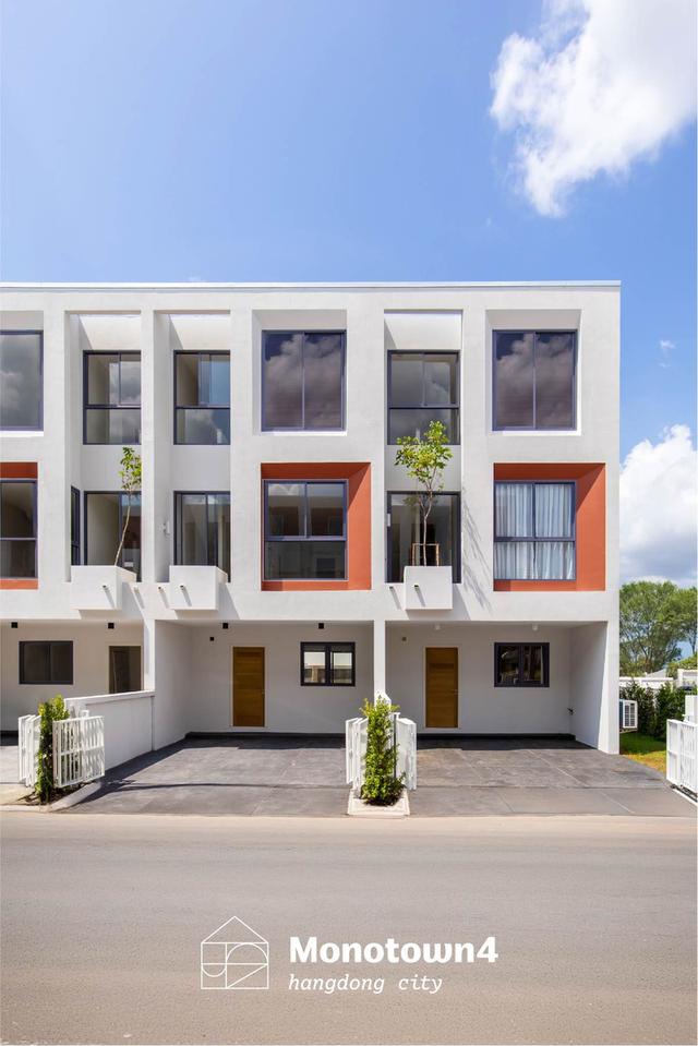 ทาวน์โฮม 3 ชั้น Monotown 4 (โมโนทาวน์ 4 - สันผักหวาน -  หางดง) 1