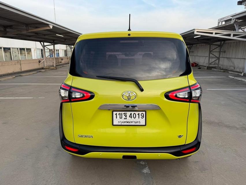 ขายด่วน Toyota Sienta 1.5V ปี 2020 รถยนต์มือ 2  2