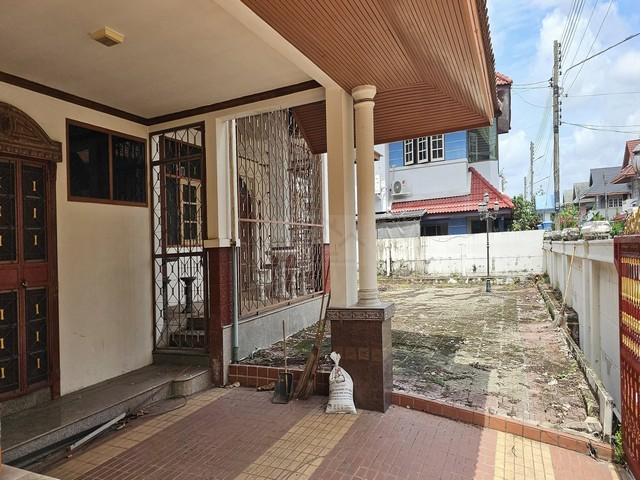 ขายบ้าน หมู่บ้านปรีชา พหลโยธิน 87 ใกล้รถไฟฟ้าสายสีแดง สถานีหลักหก ถนนพหลโยธิน 87 (เมืองเอก) ตำบลประชาธิปัตย์ อำเภอธัญบุรี จังหวัดปทุมธานี