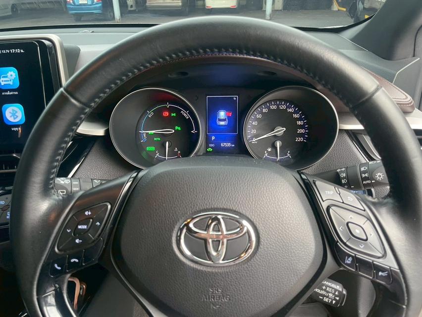 Toyota C-HR Hybrid  Y19 Wagon 4dr 1.8 HI HV  CVT FWD top  1.8 (Hybrid) สีขาว ออโต้  19