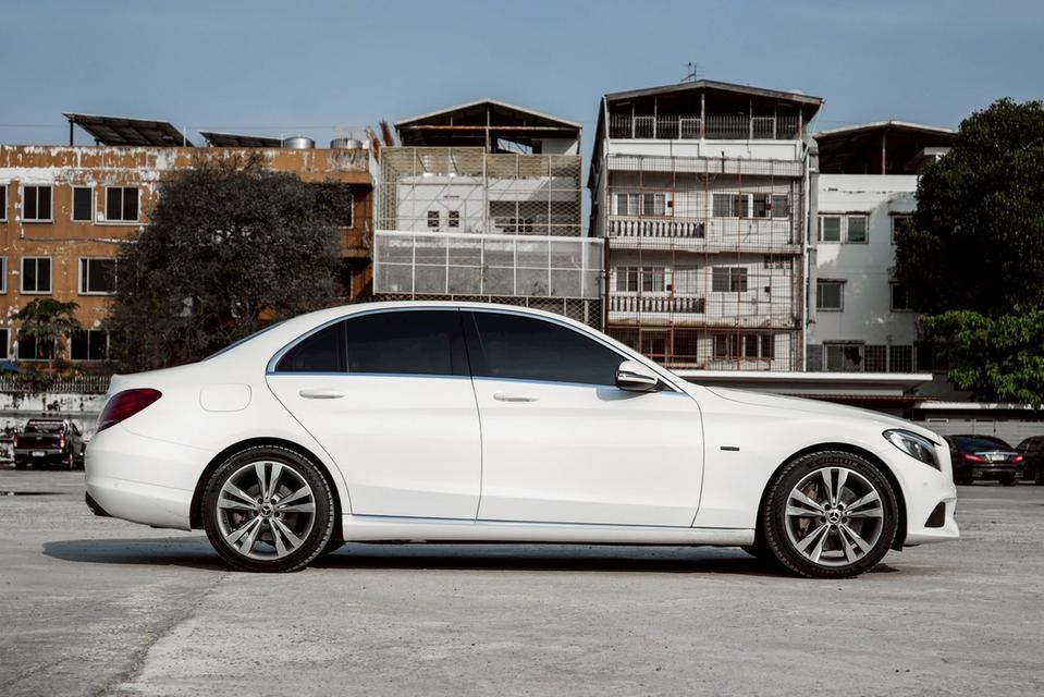 Mercedes-Benz C350e Avantgarde W205 AT 2018 รูปย่อยที่ 3