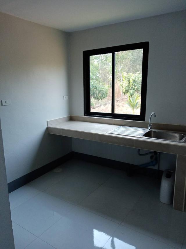 SELLING NEW TOWN HOUSE PROJECT IN CHANTHABURI 7 UNITS ONLY VERY NICE FOR RESIDENCE SPECIAL PRICE FOR COVID-19 1