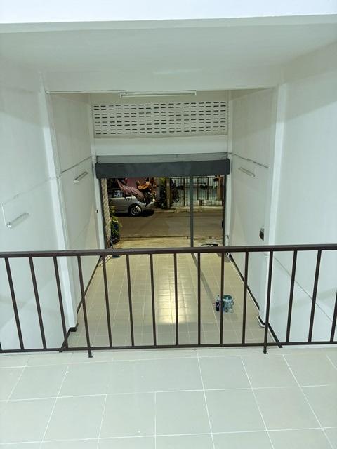 เดอะมอลล์ บางกะปิ MRTรามอินทรา กม.8 2.9กม. นิด้า ซอยเสรีไทย 44-52 สวนสยาม อาคาร 3.5 ชั้น 3 นอน 3 น้ำ 20 ตร.วา. 260 ตร.ม. 3