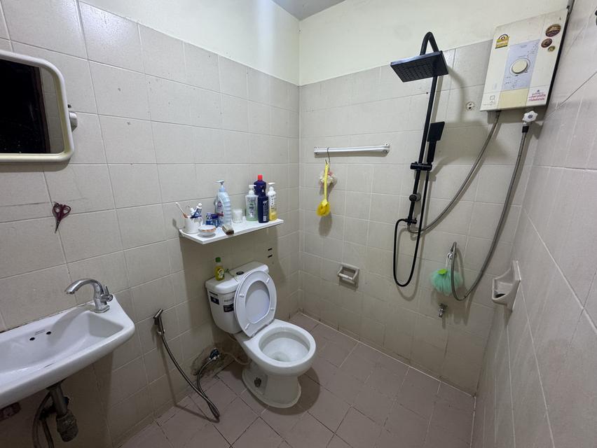 ขายด่วน! ทาวน์เฮ้าส์/บ้านแถว 2 ชั้น มีห้องน้ำ 2 ห้อง ฟังก์ชันใช้งานลงตัว ราคาถูก ขายจริง มีความตั้งใจขาย ทำเลดี ใกล้สนามบินสุวรรณภูมิ การเดินทางสะดวก 8