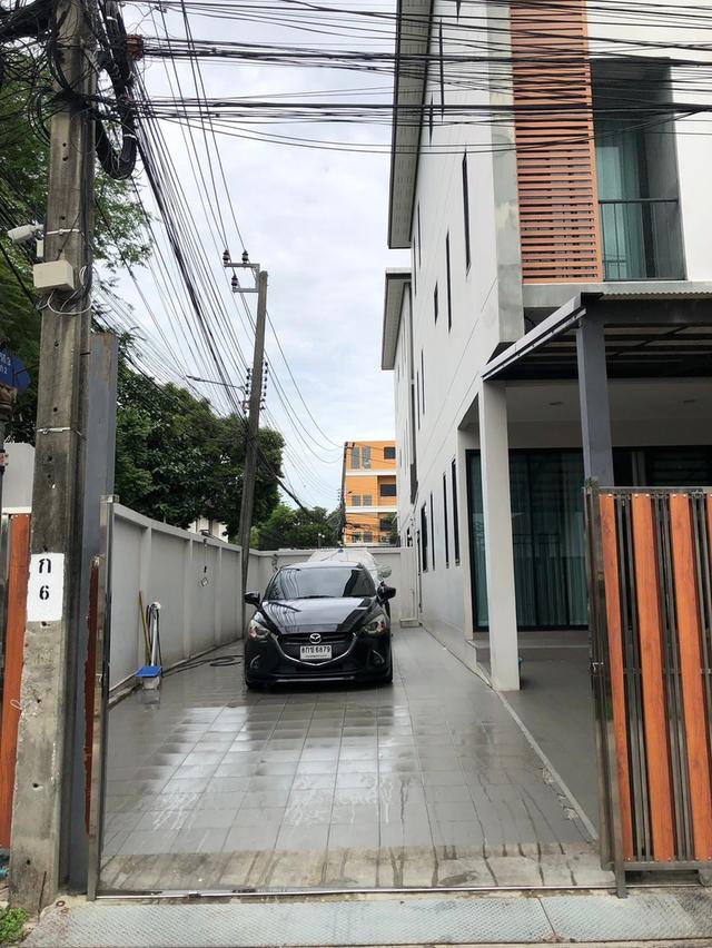 ขายบ้านซอยปุณณวิถี ทาวน์โฮม3ชั้น เนื้อที่42ตรว. 4ห้องนอน 5ห้องน้ำ เข้าออกได้หลายทาง  2