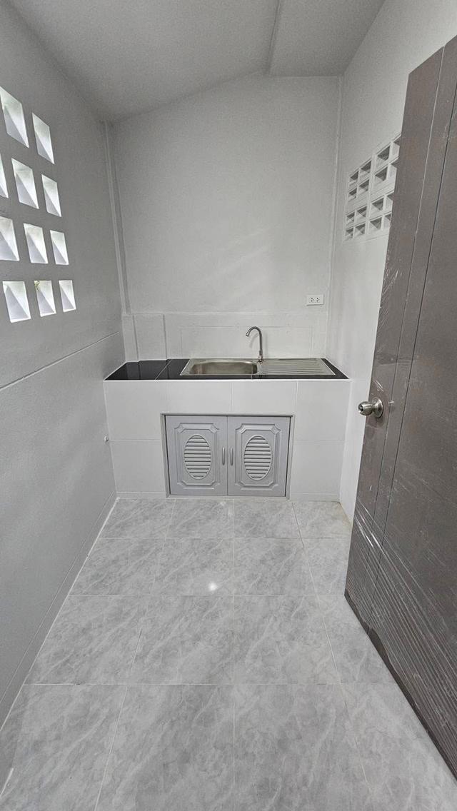 บ้านทาวเฮ้าส์ 2ห้องนอน 1ห้องน้ำ หมู่บ้านบัวคลี่10 อ.อุทัย 3