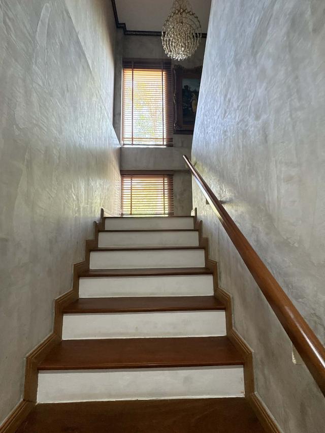 ขายบ้านเดี่ยว โครงการหมู่บ้าน Noble Geo วัชรพล ( โนเบิลจีโอวัชรพล )  ขนาด 105.7 ตารางวา  บ้านจำนวน 2 ชั้น ห้องโถง : 1 ห้อง ห้องนอน : 3 ห้องนอนใหญ่ ( 7