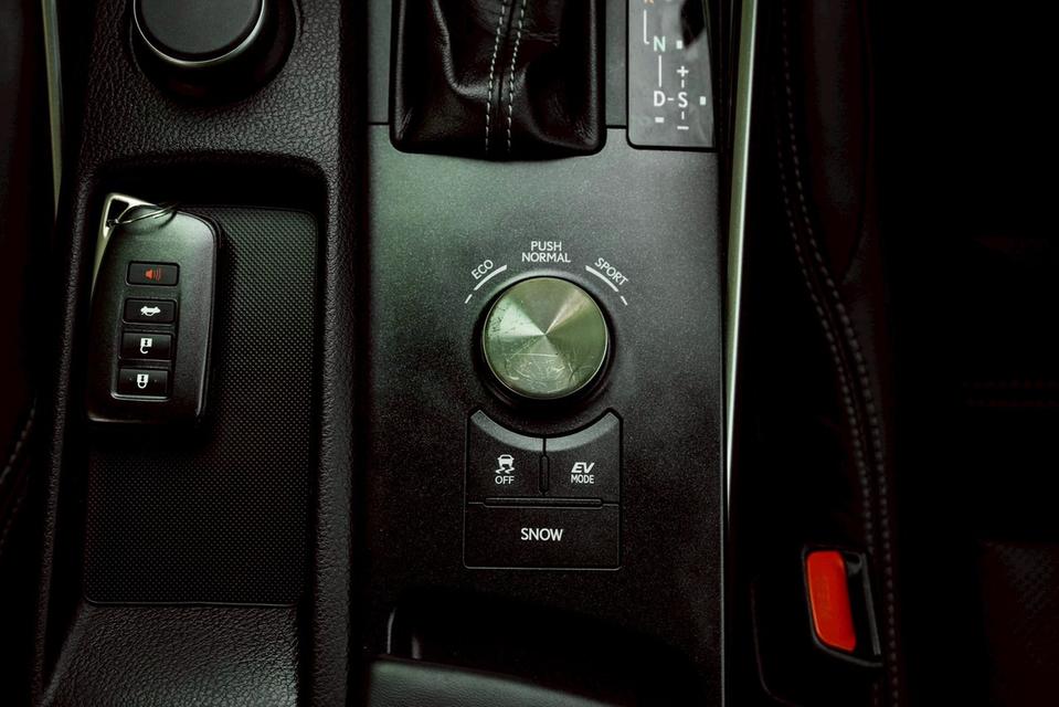 LEXUS IS300h 2.5 Luxury AT 2016 รูปที่ 15