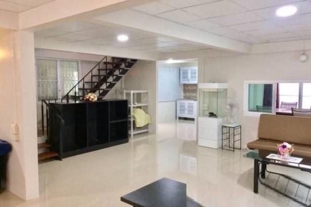 PB5990 ให้เช่า บ้านเดี่ยว 2 ชั้น หมู่บ้าน ต.รวมโชค โชคชัย4 ซอย56 บ้านเหมาะอยู่อาศัย ใกล้แหล่งของกิน 4