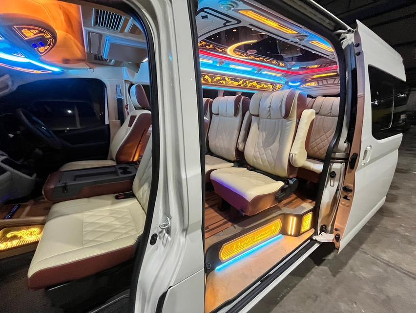 TOYOTA COMMUTER 2.8 MT ปี 2021 VIP 10