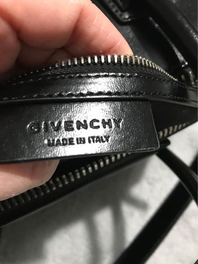 ขออนุญาติขายครับ Givenchy Antigona Small Bag 4