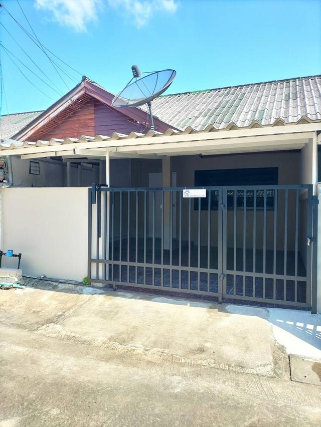 ทาวน์เฮาส์ชั้นเดียว มือสองสภาพใหม่ ทำเลชานเมือง #สันกำแพง - ราคา 1.05 ล้านบาท 🔥新建房屋出售 2 卧室 1 卫生间 - 价格 1.05 MB 🔥