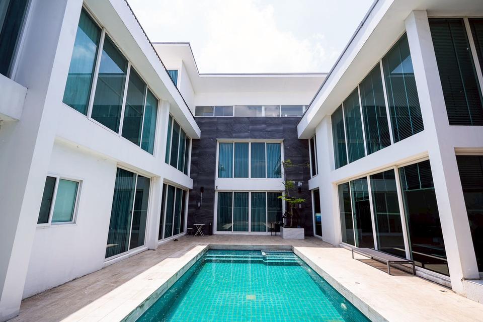 ขายบ้านเดี่ยวระดับลักชัวรี พร้อมสระว่ายน้ำส่วนตัว  เมืองแก้ว บางนา 1