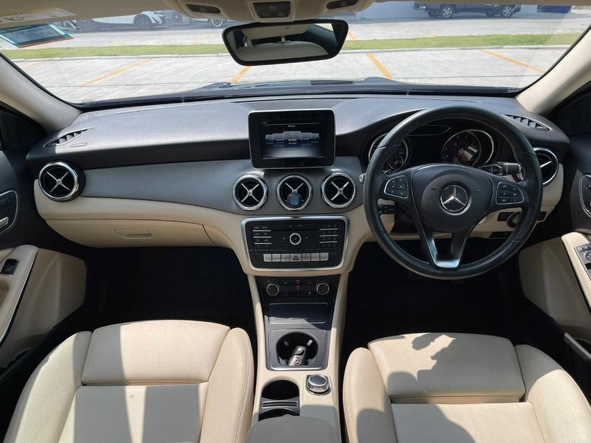 Mercedes-Benz GLA200 1.6 Urban Facelift (W156) 2019 จด 2021 รถสวยจัด สภาพใหม่มากๆ คุ้มๆๆ 4