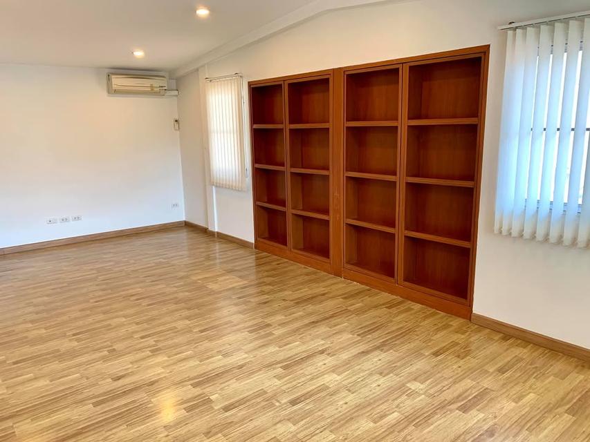 บ้านเดี่ยว ให้เช่า เสนานิคม 1 6ห้องนอน จอดรถในบ้านได้ 4-5 คัน 6