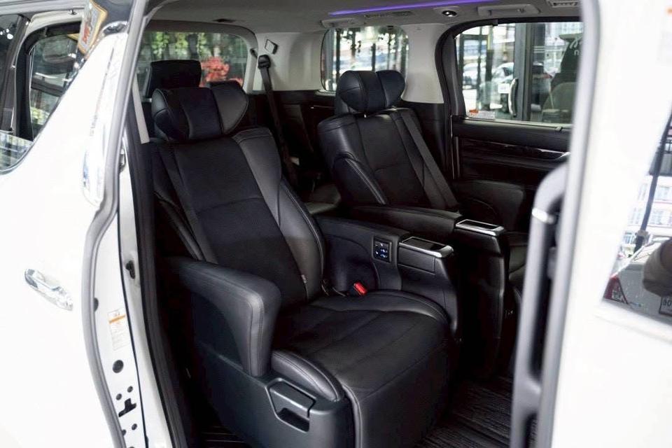 Toyota Vellfire 2.5 รถศูนย์โตโยต้า ตัวท็อป เบาะมิกกี้เม้า  ปี 2018 ไมล์ 64,xxx km กุญเเจครบ 2 ชุด 12