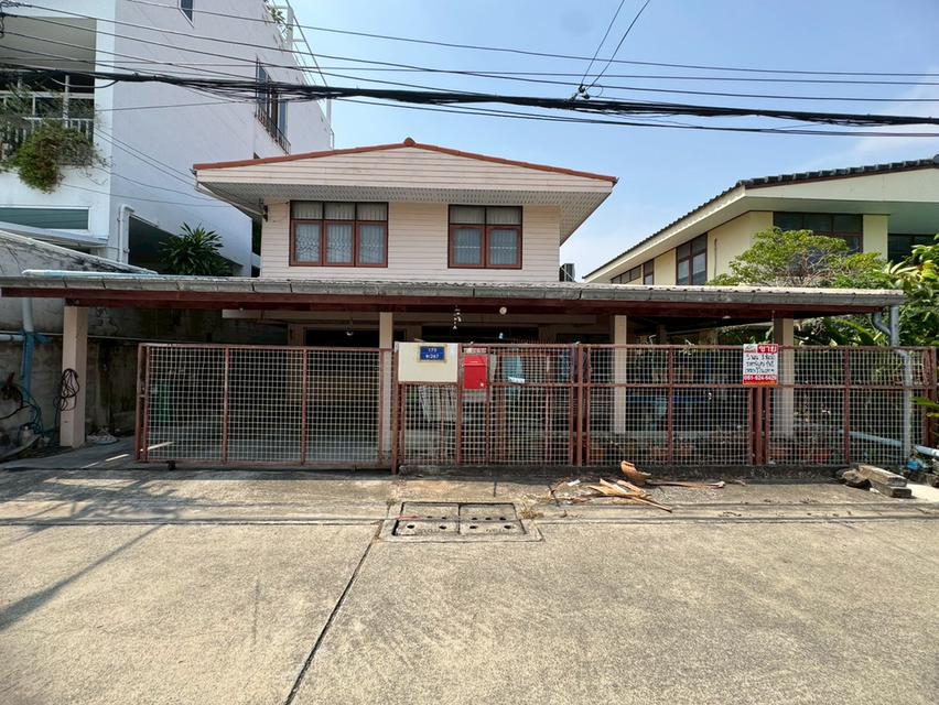 ขายบ้านเดี่ยว 2 ชั้น หมู่บ้านสังข์สิทธิ์ แยก 6 ใกล้ BTS สถานีโชคชัย 4 **ราคา 6.5 ล้าน** (N.2093) 9