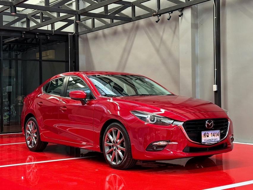 2018 MAZDA3 2.0SP รถมือเดียว 60,000 กม สภาพป้ายแดง รถเข้าศูนย์ทุกระยะ ไม่เคยมีอุบัติเหตุครับ