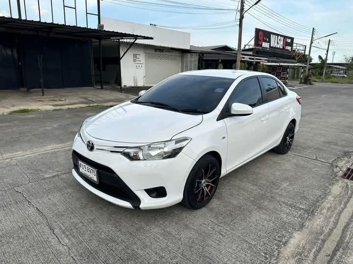 ขายถูก Toyota Vios สีขาว 5