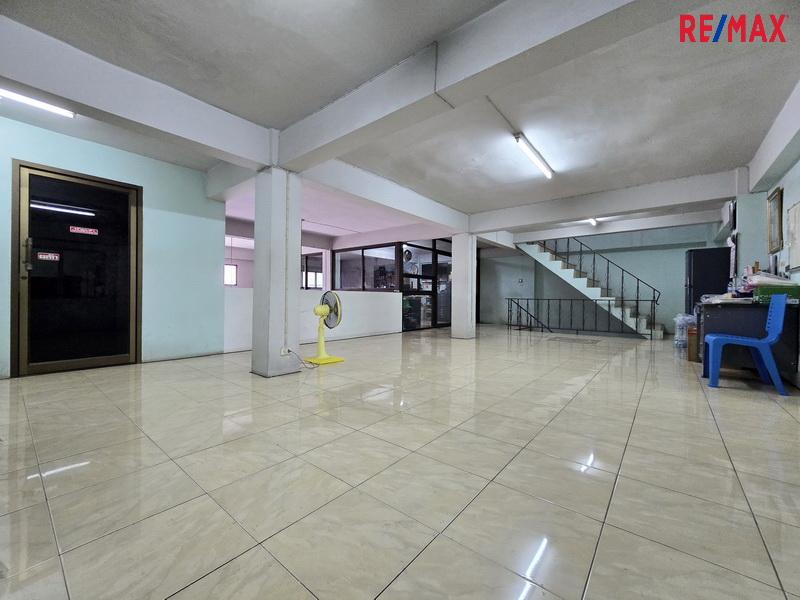 ขายอาคารพาณิชย์ 3.5 ชั้น 3 คูหา พระราม 2 ซอยสะแกงาม 35/3 พื้นที่ใหญ่ เหมาะทำธุรกิจ 5