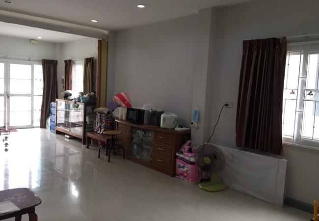 ขายบ้านแฝด หมู่บ้านพรหมศิริ เพชรเกษม 77 เนื้อที่ 33.6 ตร.ว. 2 ชั้น 3 นอน 3 น้ำ 6