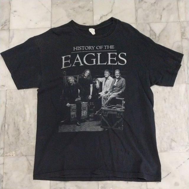 เสื้อยืดแขนสั้น แนววงดนตรีร๊อกสัญชาติอเมริกัน Eagles - History Of The Eagles Tour 2013 แท้ มือสอง สภาพดี ของพร้อมส่งครับ