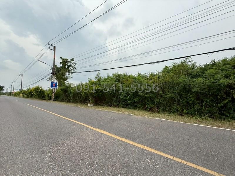 ขายที่ดิน 3 แปลงติดกัน 16 ไร่ ริมถนน ใกล้วัดหลวงพ่อโสธร ตรงข้ามหมู่บ้านมารวย ฉะเชิงเทรา การเดินทางสะดวกใกล้แหล่งชุมชน 4