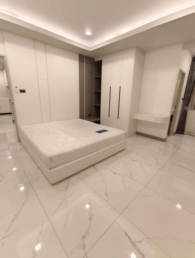 Chokchai village 9 for rent 5 bedroom  13