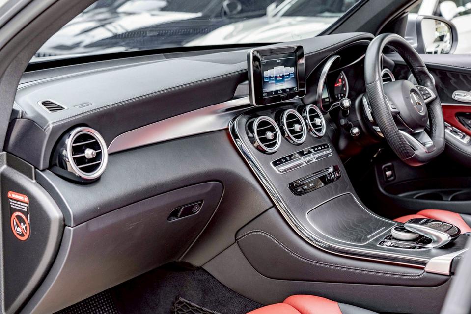 รหัสรถ NP6998 BENZ GLC250 Coupe 4MATIC 2019 12