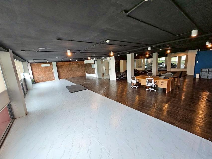 พื้นที่ให้เช่า ทำสตูดิโอสอนเต้น โยคะ ร้านนวด สปา เอกมัย22 6