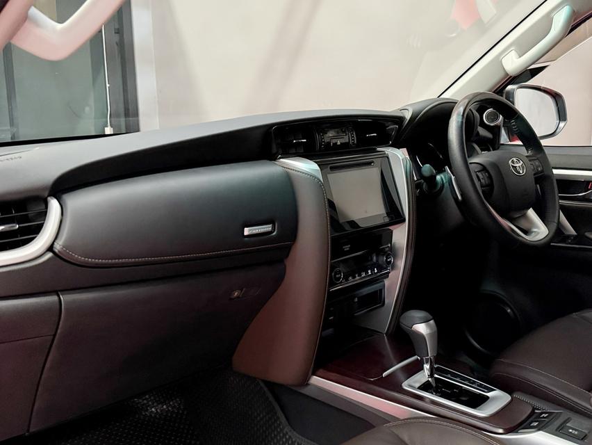 2020 TOYOTA FORTUNER 2.4V รถมือเดียวออกป้ายแดง รถวิ่งน้อย ประวัติศูนย์ครบ ไม่เคยมีอุบัติเหตุครับ 11