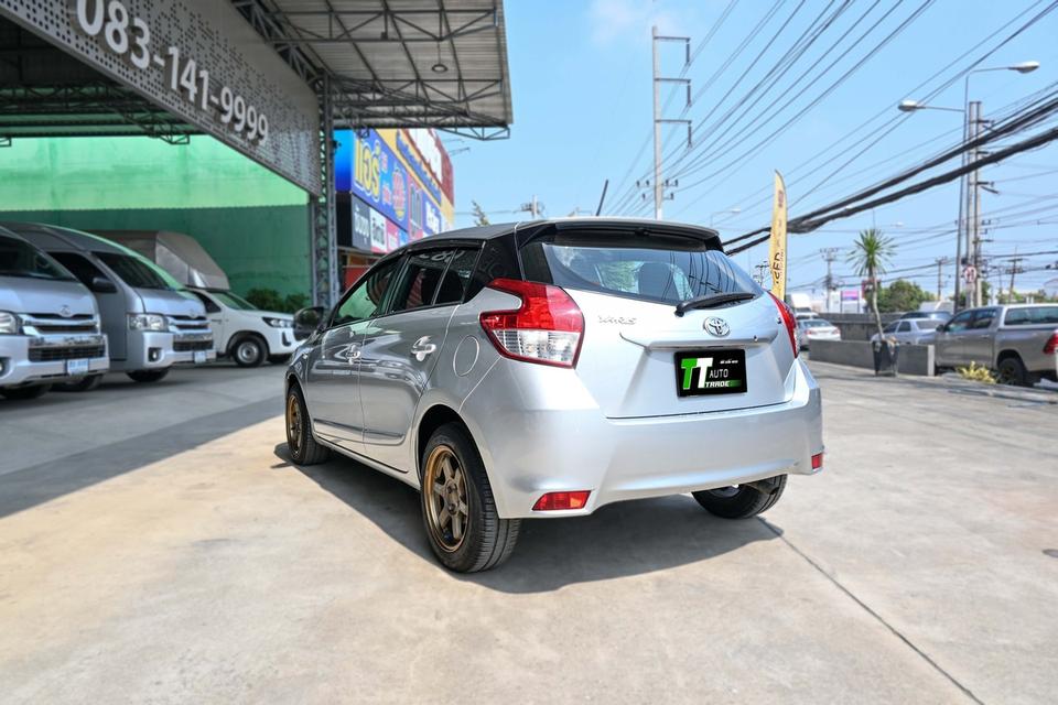 Toyota Yaris 1.2 E 2