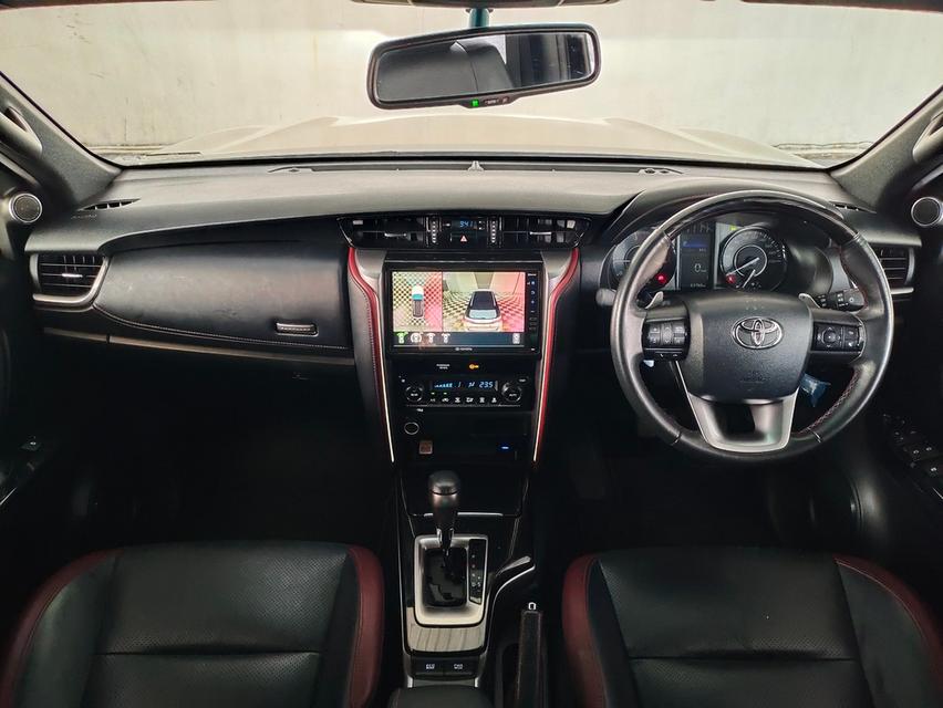 TOYOTA LEGENDER 2.4 V.2WD. ปี 2021 Mile 63,756 km. (1,150,000)  9