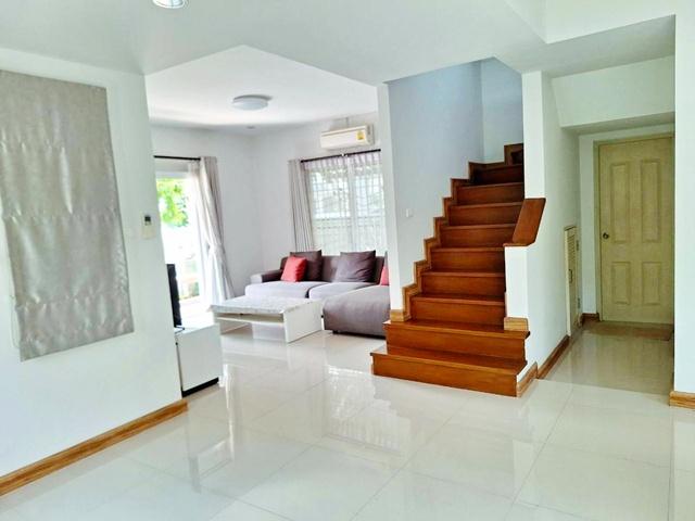 นิคมปิ่นทอง ชลบุรี 3.8 กม เจปาร์ค ศรีราชา 3.7กม. บ้านเดี่ยว 2ชั้นหรูหรา จัดเต็มเฟอร์ฯ 45ตร.ว.180ตร.ม. 3นอน 3น้ำ.รพ.สมิติ 6