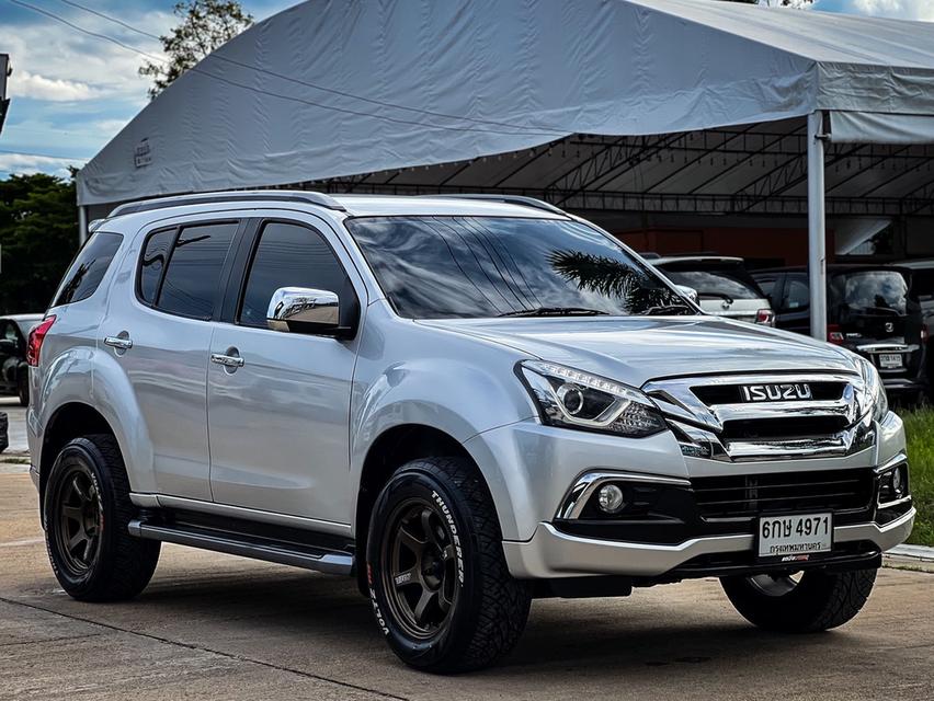 ขาย  Isuzu MU-X 3.0Onyx ปี17