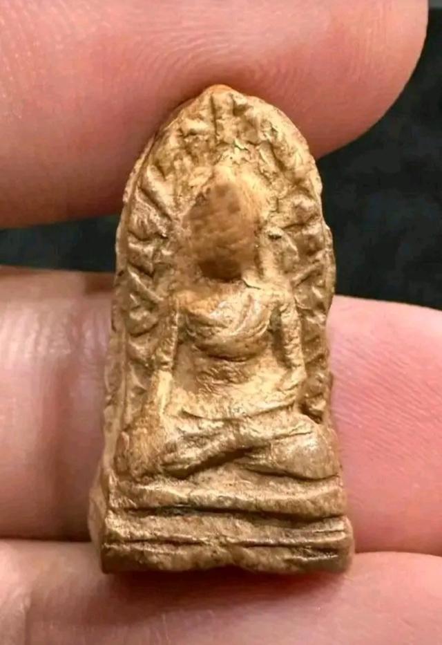 พระรอดเก่า