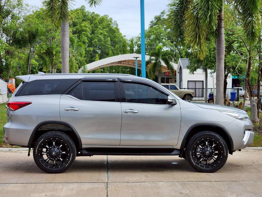 ขาย Toyota Fortuner 2.4V ปี16