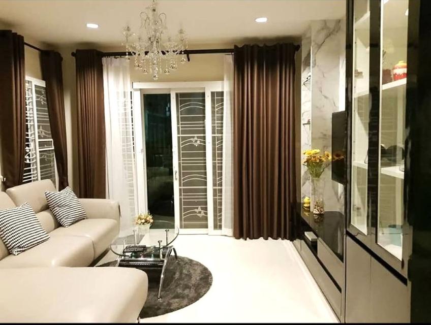 ขายบ้านแฝด 2 ชั้น พัฒนาการ 44 – ใจกลางเมืองเอกมัย-ทองหล่อ พร้อมเข้าอยู่ เดินทางสะดวก ใกล้รถไฟฟ้าสายสีเหลือง 2