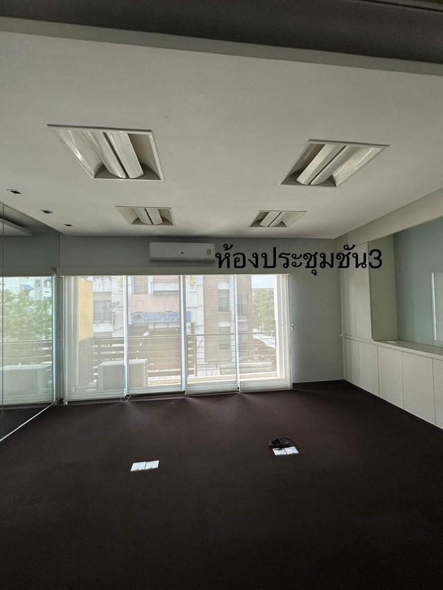 ให้เช่าโฮมออฟฟิศ 4 ชั้น Biztown ลาดพร้าว ตกแต่งหรู พร้อมใช้งาน เหมาะทำออฟฟิศ  ใกล้ทางด่วน มีที่จอดรถหน้าบ้านในรั้ว 2 คัน และภายในโครงการ 7