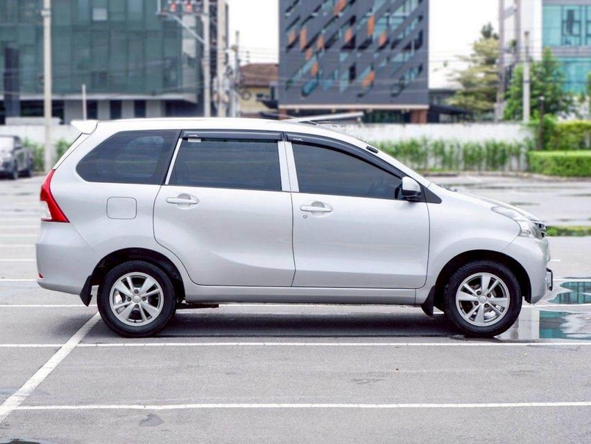 รหัสรถ QT5460 Toyota Avanza 1.5 E เกียร์ Auto สีบอร์นเทา ปี 2014 6