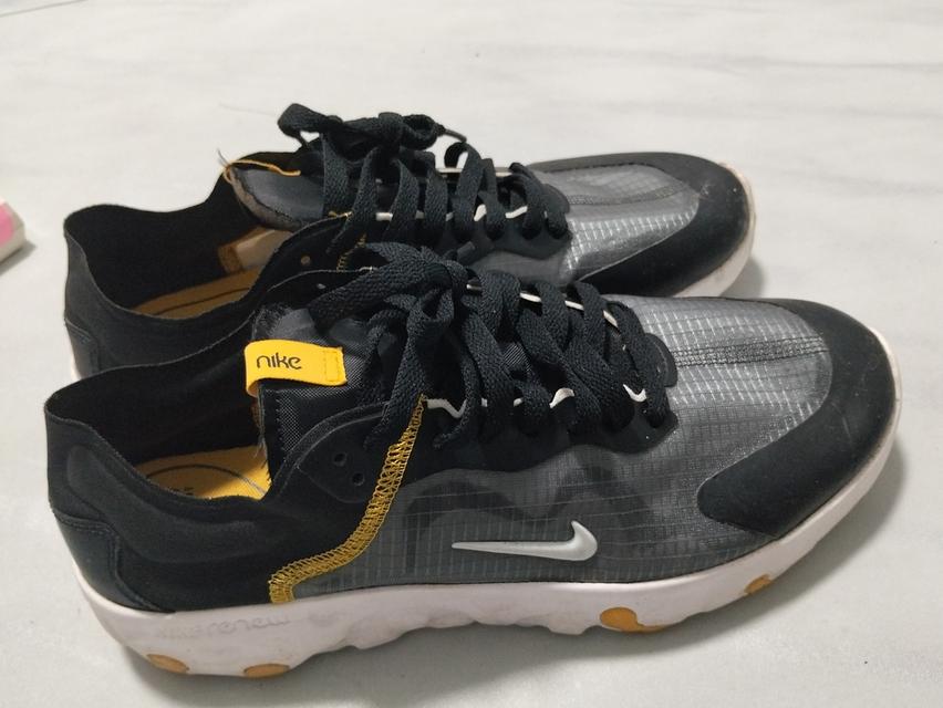 รองเท้าไนกี้........