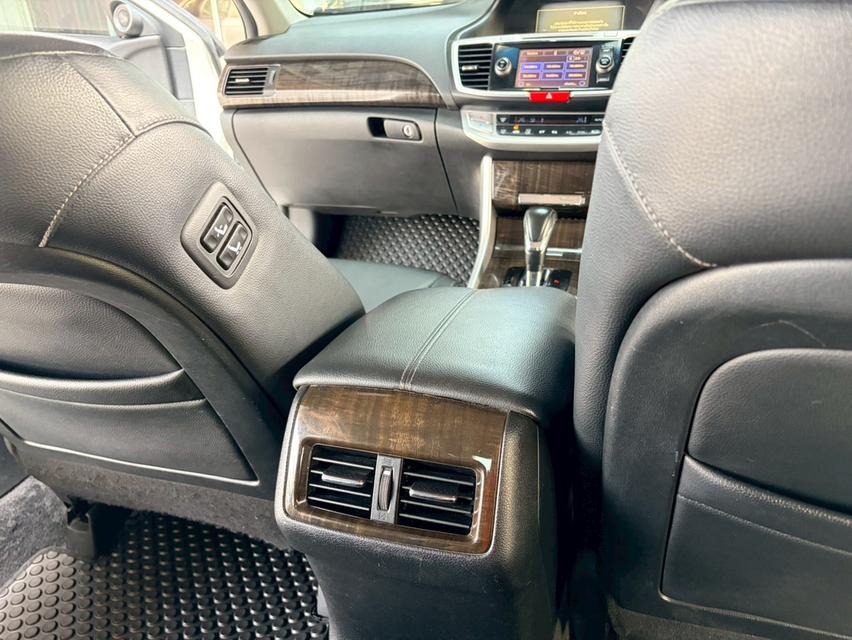 Honda Accord 2.0E AT ปี 2013  เพียง279,000บาท เบาะไฟฟ้าคู่หน้า ไมล์128xxx สวยพร้อมใช้ ยางปี2025 เครื่องยนต์เกียร์ช่วงล่างดี แอร์เย็นฉ่ำ *ดูรถกทม ซอยปร รูปที่ 12